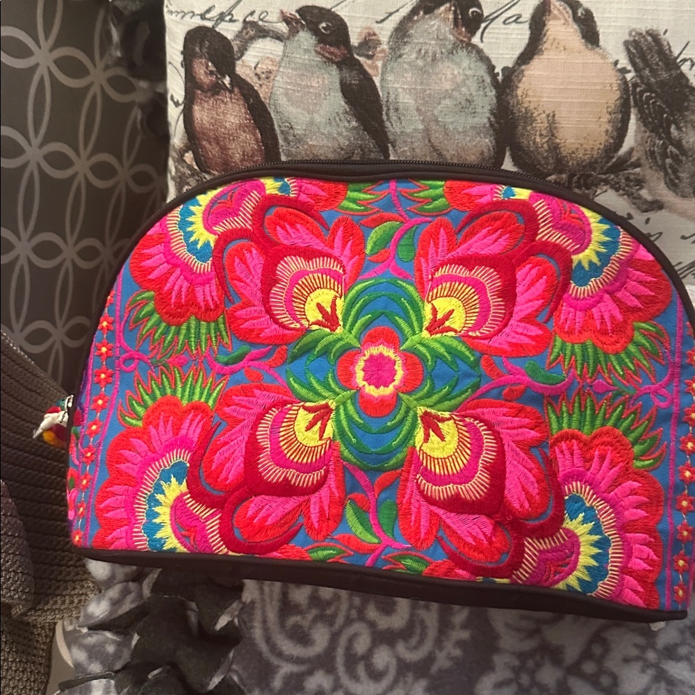 Beautiful embroidered clutch bag. NWT